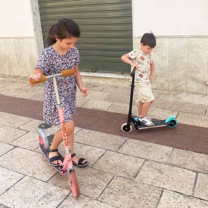 Foldable Urban Scooter Story Lux Commuter-different colors in stock!